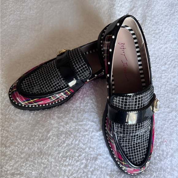 Betsey Johnson Black and Pink Plaid Loafers ~ 8.5M ~ *Worn only once* - Picture 1 of 10